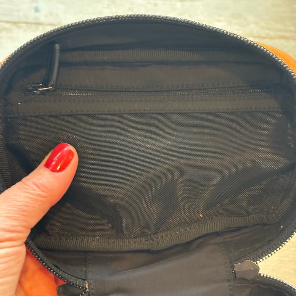 Gucci Orange Fabric with Metallic Logo Plate Pouch - Picture 9 of 9